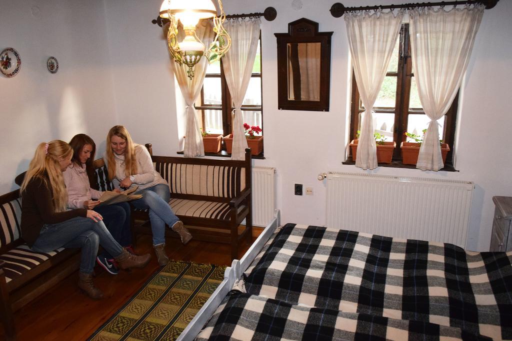 Hollokoeves Vendeghazak Hotel Buitenkant foto