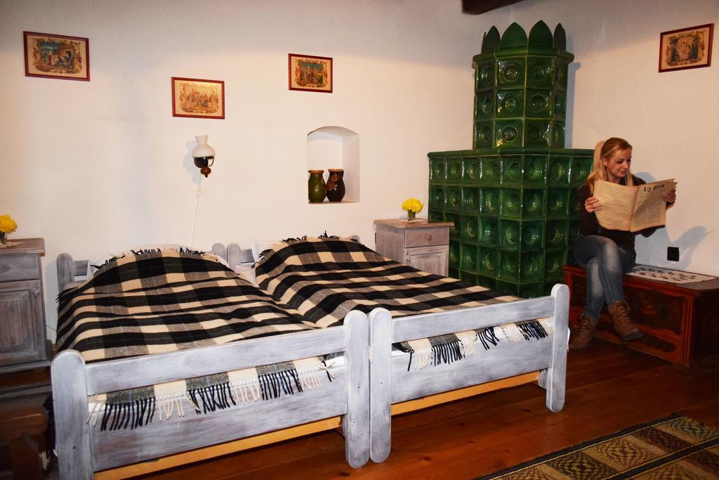 Hollokoeves Vendeghazak Hotel Buitenkant foto