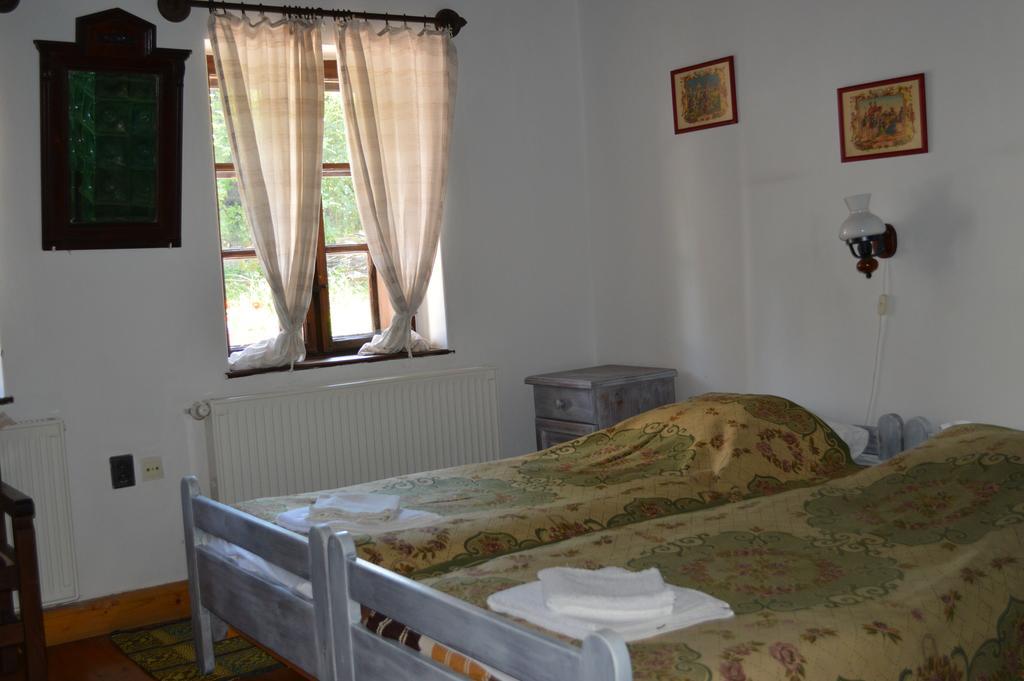 Hollokoeves Vendeghazak Hotel Kamer foto